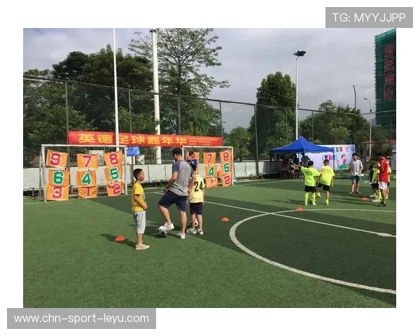 足球俱乐部青训营设置家长教育课程促进支持体系,足球青训营招生简章